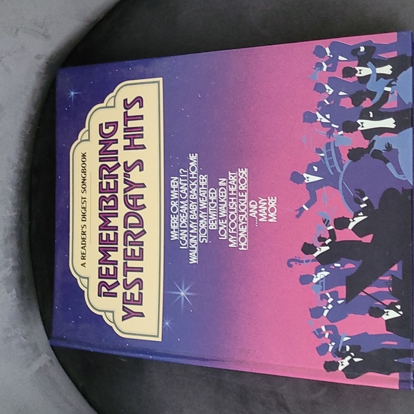 Selling as a bundle piano books . - Picture 13 of 13